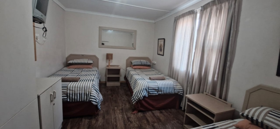 15 Bedroom Property for Sale in Porterville Western Cape